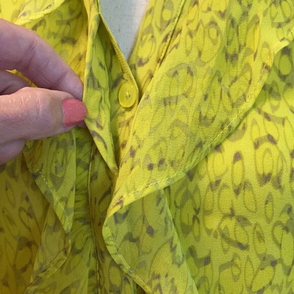 CABI Chartreuse Reign Blouse S #3071 NWOT - Picture 4 of 6